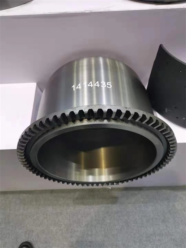 �Ϻ������˸�չ��ʵ��